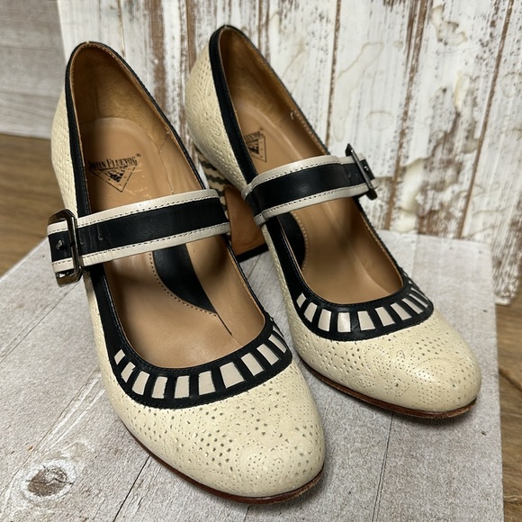 John Fluevog Mary Jane miracles resurrection buckled cream black leather heels - Picture 2 of 10